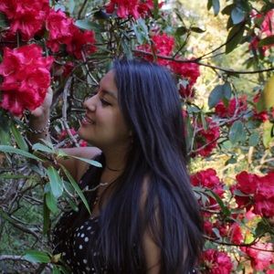 Meet your Posher, Elvia